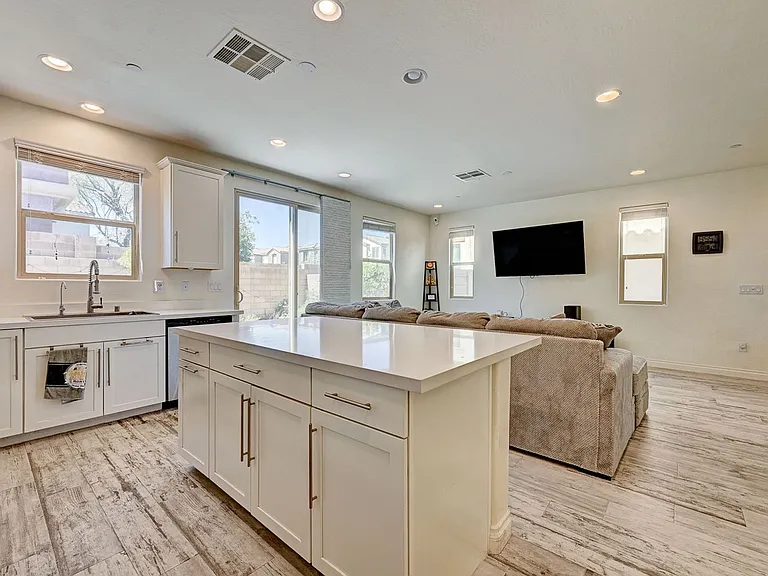 6363 Amelia Ridge Ave — Photo 13