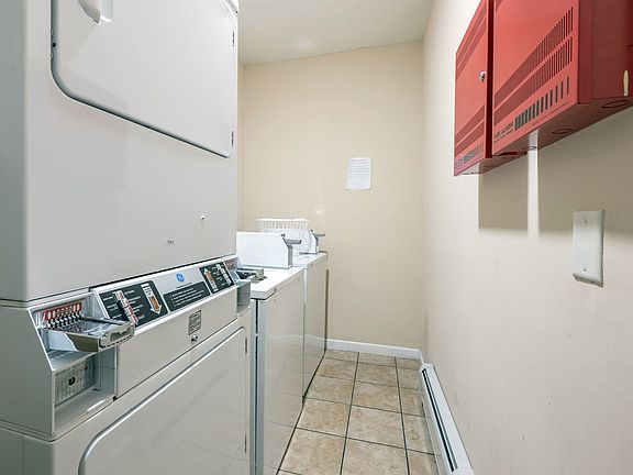3rd image of 326 Quarry Hill Rd APT 215