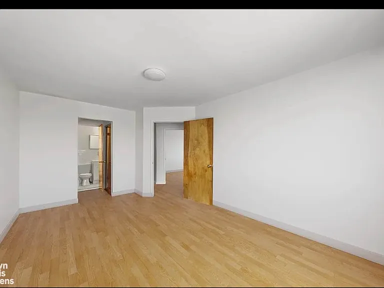 2657 E 21st St #2 — Photo 3