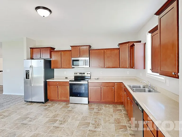303 Gale Ct — Photo 4