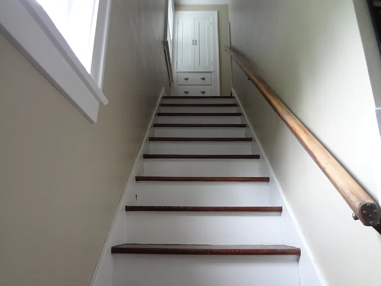 2538 Clover St — Photo 9