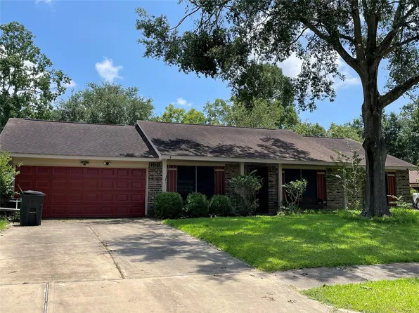 1314 Oak Hollow Dr, Friendswood, TX 77546