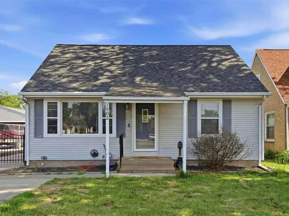 1902 Johnson Ave NW, Cedar Rapids, IA 52405