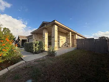 3 bed, 1368 sqft, $1,500 — Photo 2