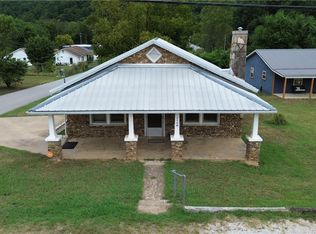 514 W Clark St, Jasper, AR 72641