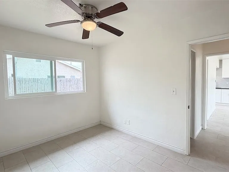 3820 W Valencia Dr — Photo 14
