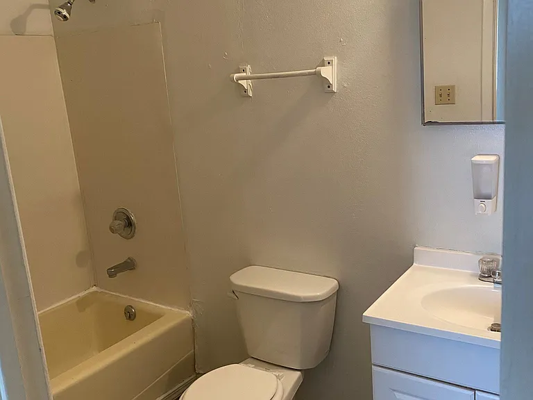 1802 1st Ave #B — Photo 8