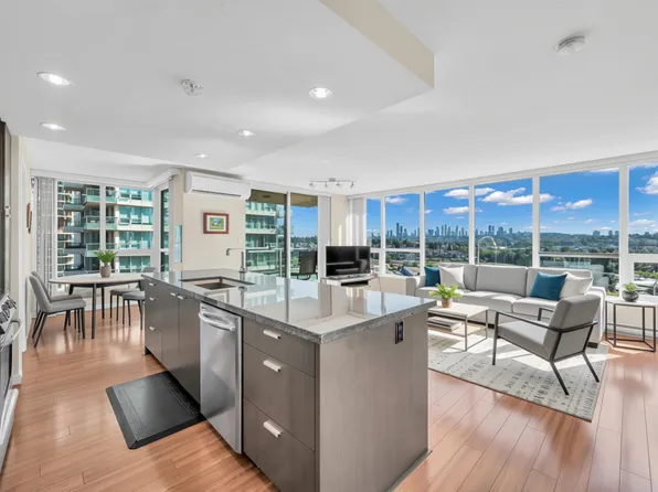 2200 Douglas Rd #1503, Burnaby, BC V5C 0G8