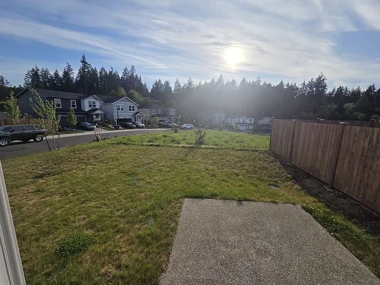 1561 SW Fielder Pl — Photo 9