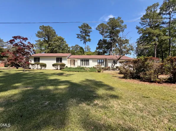 108 Oak St, Pine Level, NC 27568