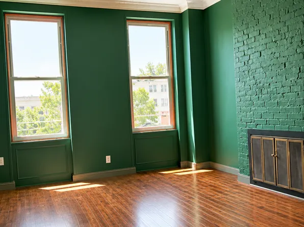 578 Myrtle Avenue image 1 of 7