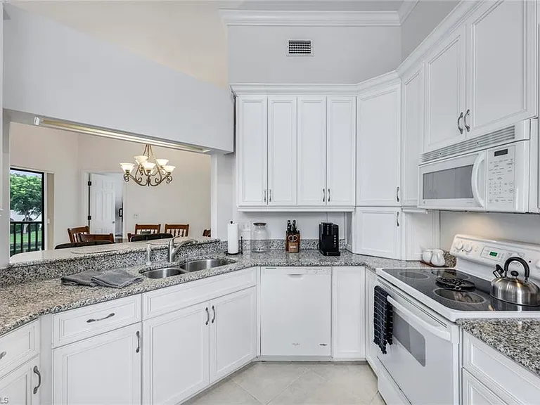 631 Beachwalk Cir #F-204 — Photo 7