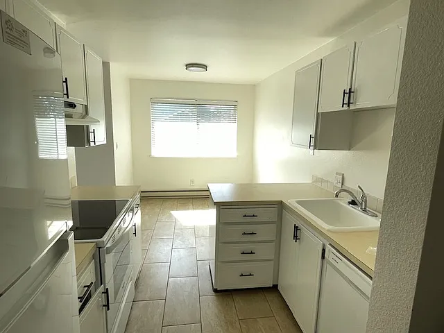 Oceanlake Estates Apartments - 2181 C — Photo 2