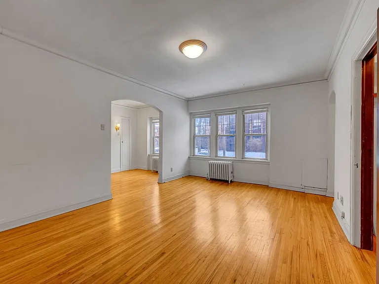 2552 Garfield Ave S — Photo 14