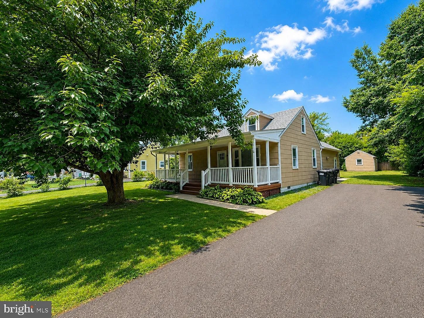4 bed, 1.5 bath, 1352 sqft, $2,500 — Photo 1