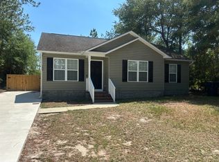 100 Hamlet Rd, Southport, NC 28461
