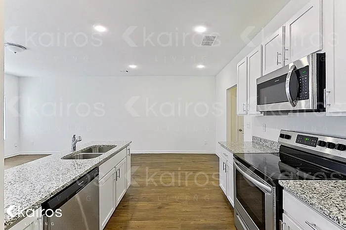 223 Long Island Dr — Photo 6