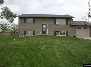17 N Monkey Rd, Glenrock, WY 82637
