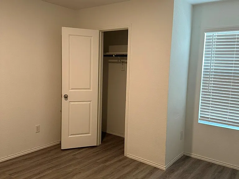 5705 Manarchos Ln — Photo 16