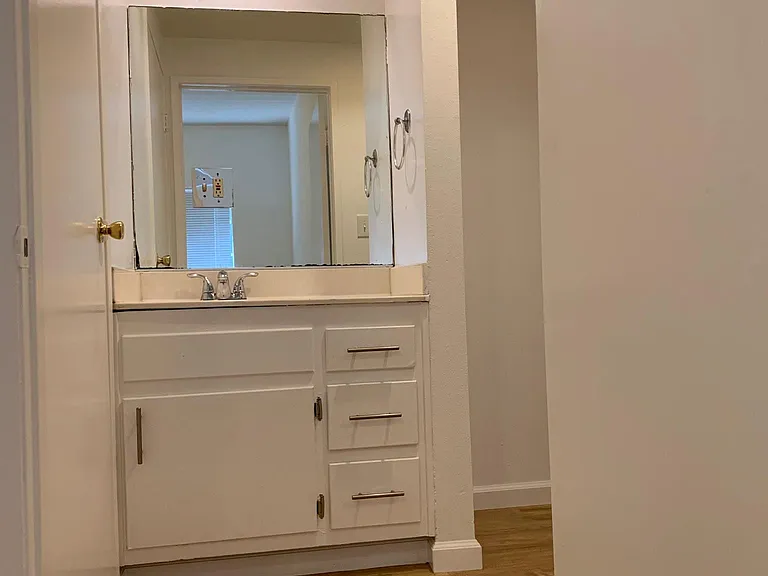 6223 Lexington Ave #4 — Photo 12