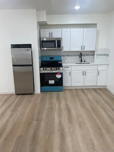 2 bed, 1.5 bath, 950 sqft, $2,500 — Photo 4