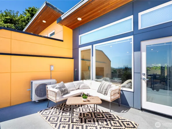 1546 Sturgus Avenue S, Seattle, WA 98144