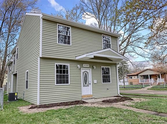 3rd image of 21539 Caledonia Ave