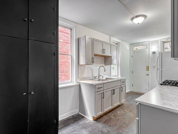 3rd image of 645 Camp St
