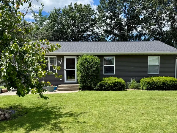 302 S Harrison St, Hebron, IN 46341