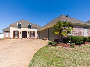 207 Radbrook Dr, Bossier City, LA 71112