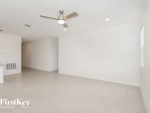 3rd image of 502 Crown Rose Dr