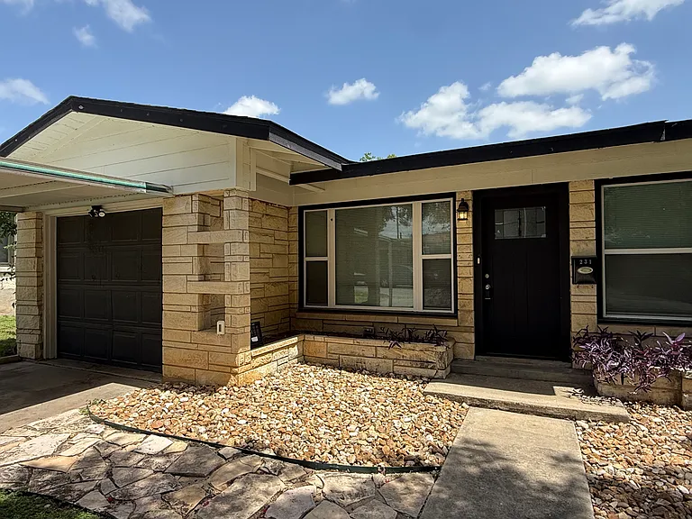 231 Gazel Dr — Photo 3
