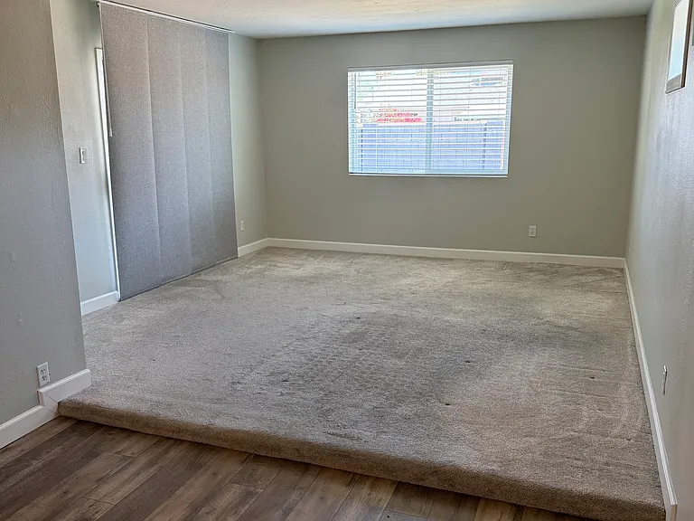 202 E Huntington Dr — Photo 11