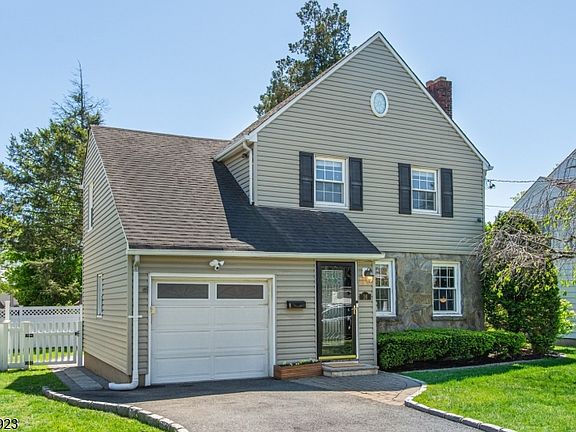 3rd image of 16 Haines Dr