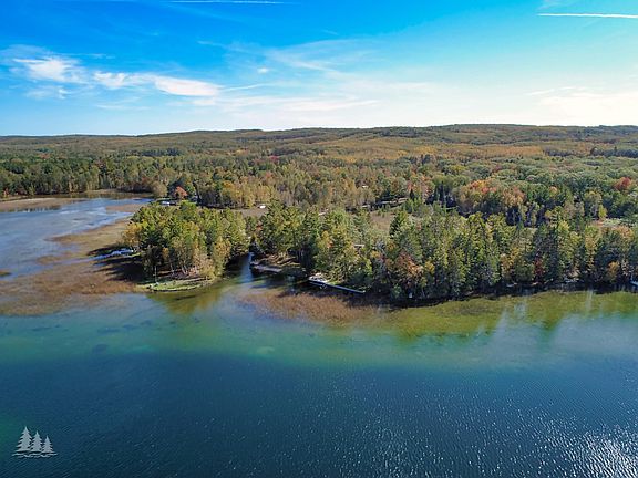 4th image of 6711 Island Dr