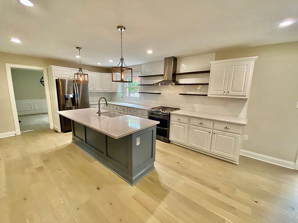 1st image of 2449 Vale Dr
