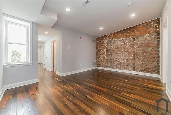 2 bed, 1000 sqft, $1,462 — Photo 2