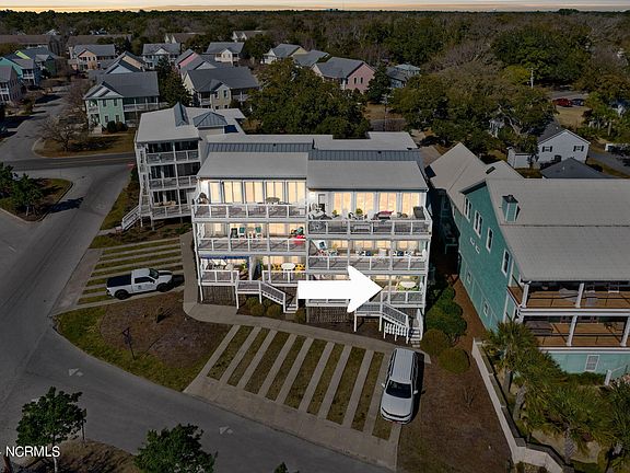 3rd image of 600 W Brunswick Street Unit 6