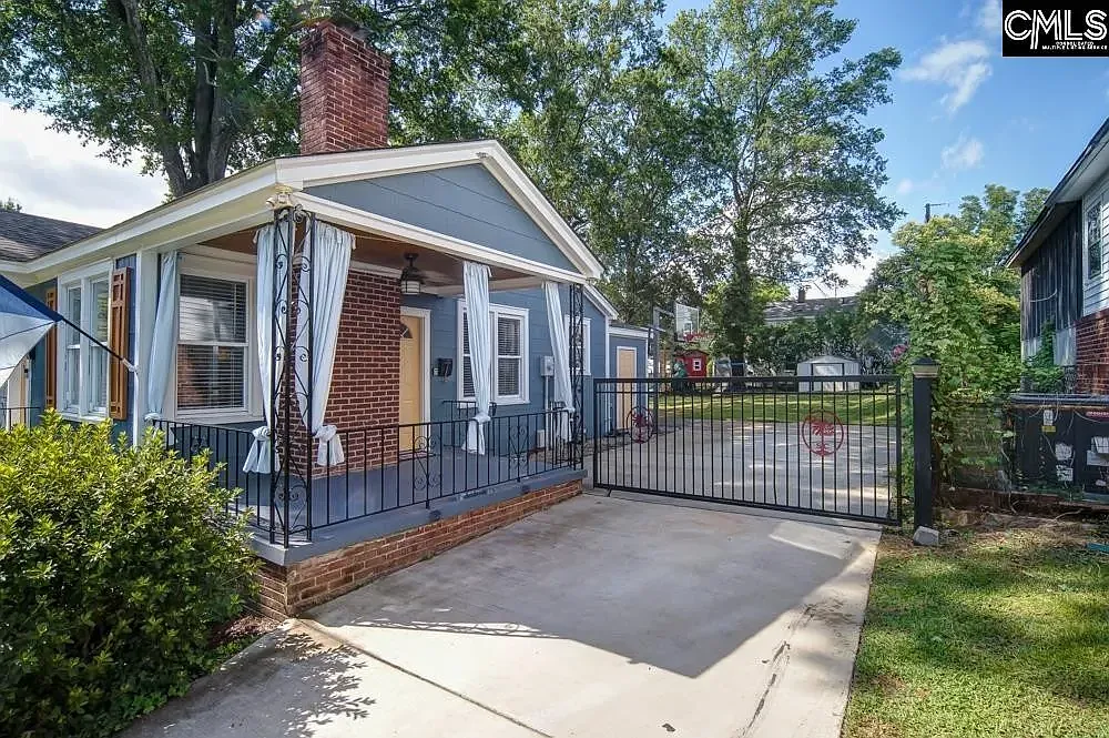 2923 Park St — Photo 2