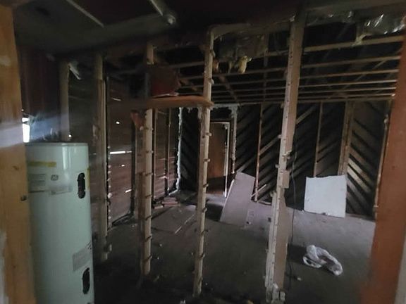 4th image of 110 E Ross St
