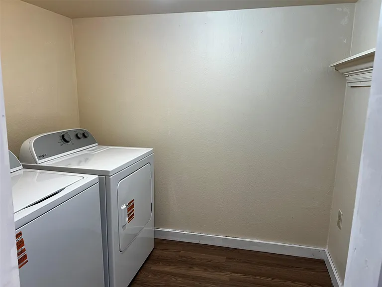102 E Carrie Manor St — Photo 14