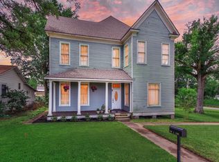 509 E Luhn St, Bellville, TX 77418