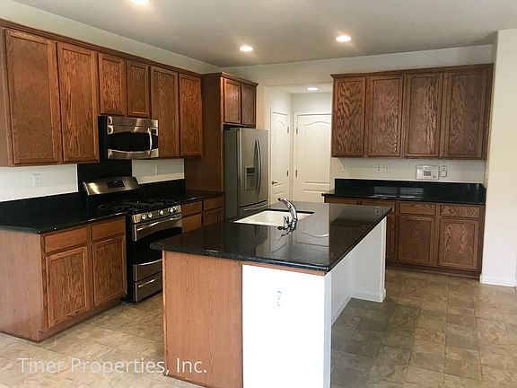 5th image of 4123 Hellenic Dr