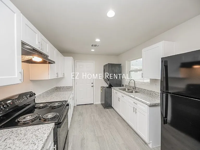 5042 Mallow St #B — Photo 4