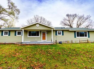 18077 Martinsville Rd, Belleville, MI 48111