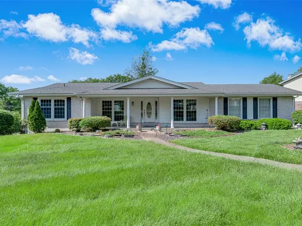 11100 Queensway Dr, Saint Louis, MO 63146