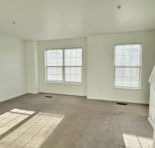 655 Fisher Dr — Photo 11