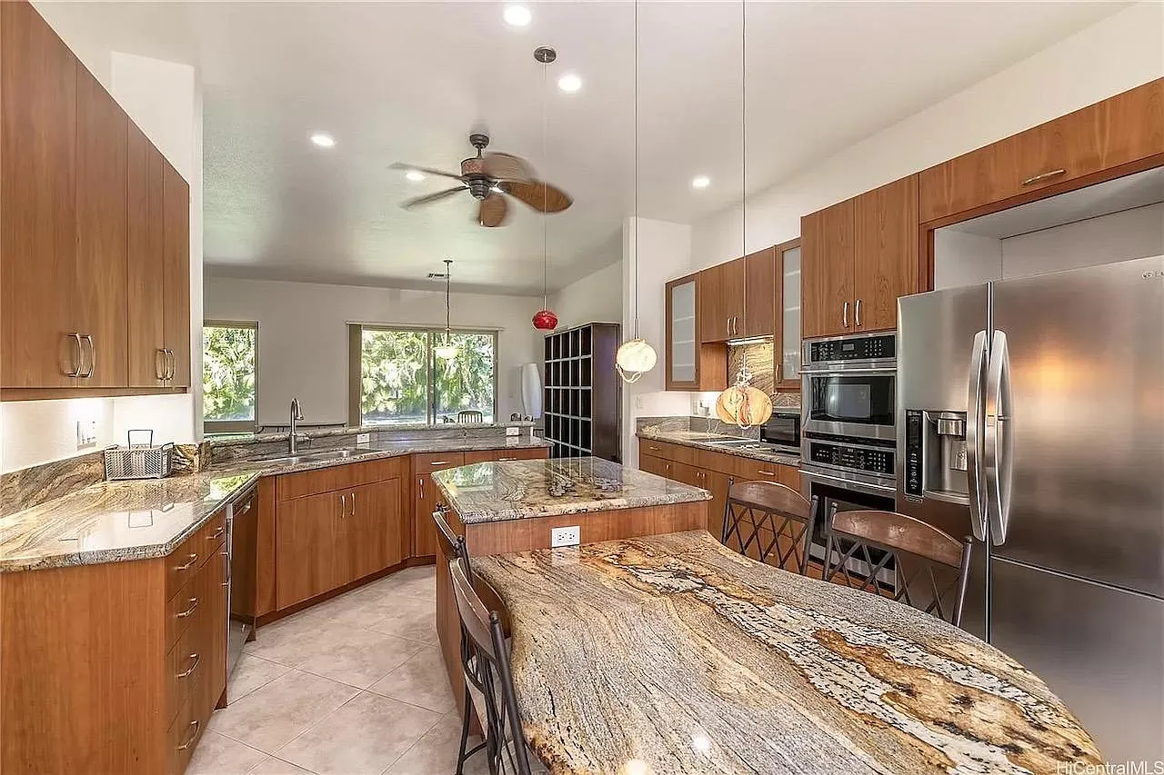 1020 Koko Kai Pl — Photo 4