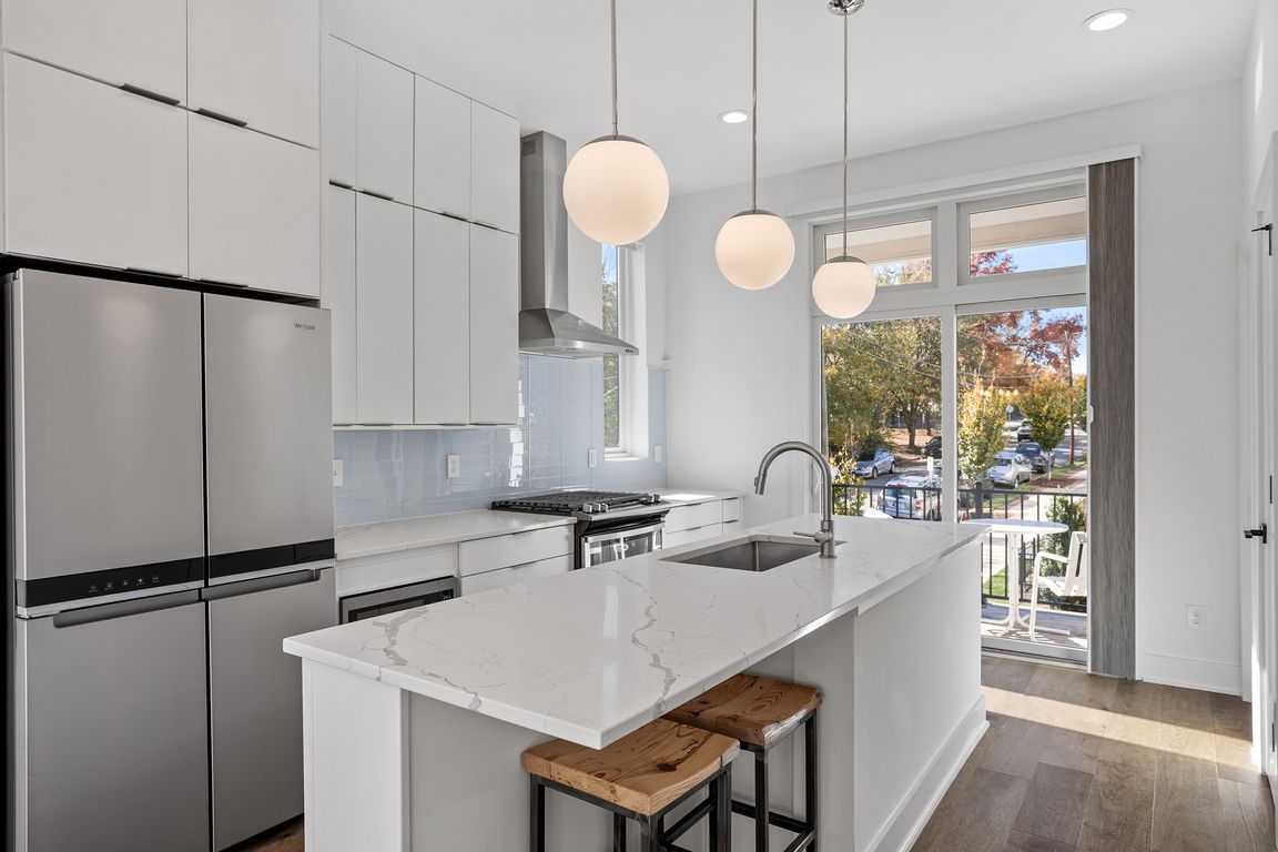 next background image