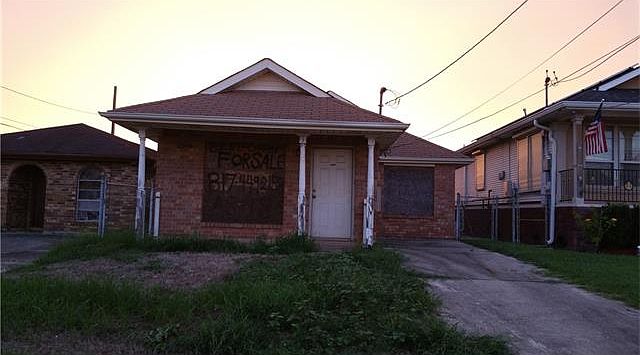 1st image of 2504 Dubreuil St